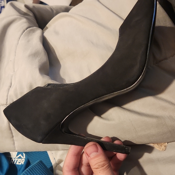 Kendall + Kylie Black Suede High Heel Pumps NEW W/Out Tags - Picture 5 of 7